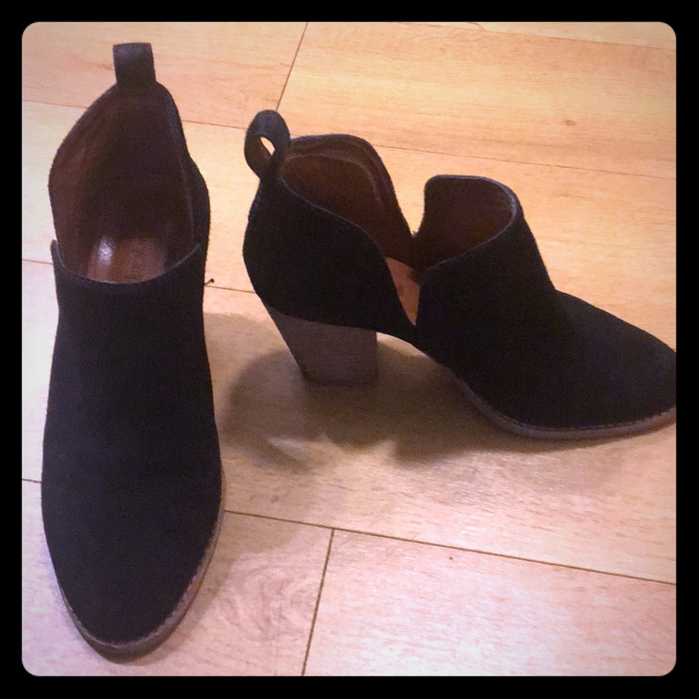 Black ankle booties